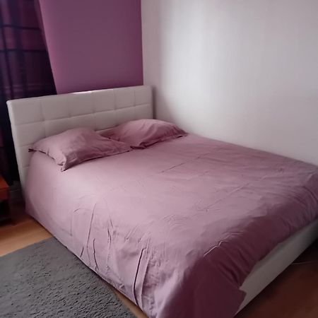 Chambre Privee Dans Une Maison Individuelle Ronchin Esterno foto
